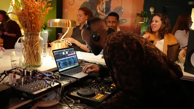 Soirée festive Bar dansant Bistrot des Cinéastes 7 Avenue de Clichy Paris17