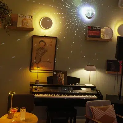 Restaurant festif Bistrot des Cinéastes Place de Clichy, Paris 17