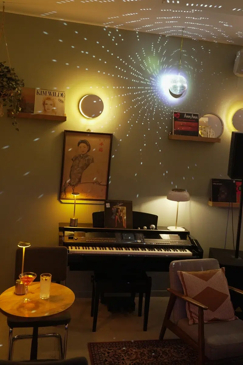 Restaurant festif Bistrot des Cinéastes Place de Clichy, Paris 17