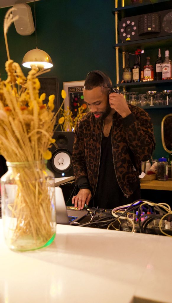 Soirée DJ au Bistrot des Cinéastes bar dansant Paris 17