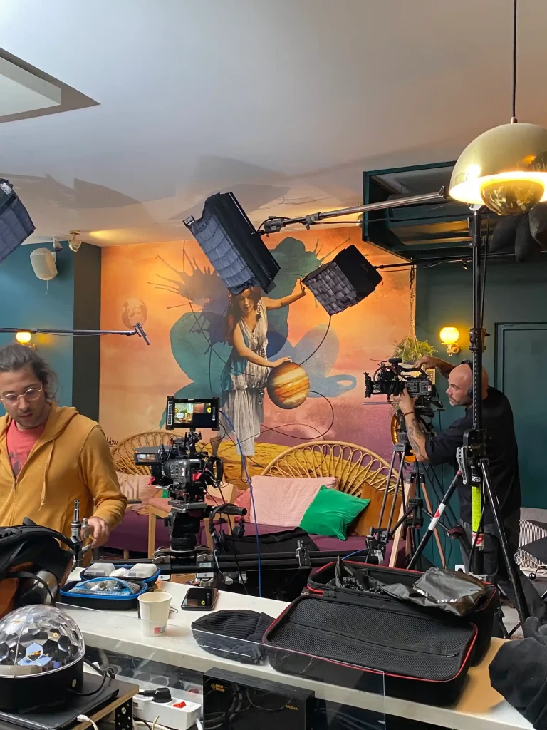 Lieu interview filmée Paris 17 décor cinéma